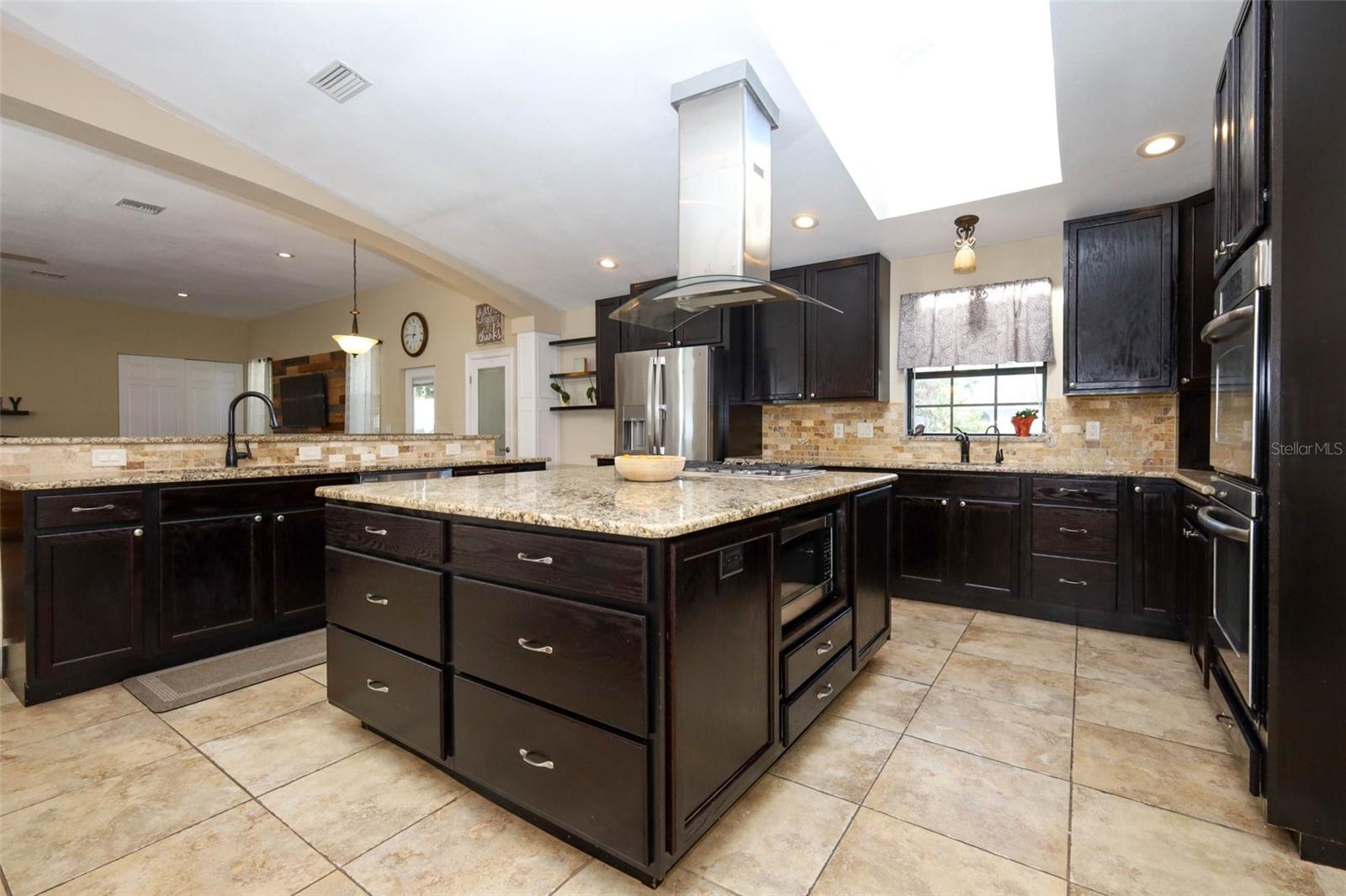 Image 11 of 72 For 615 Citrus Avenue