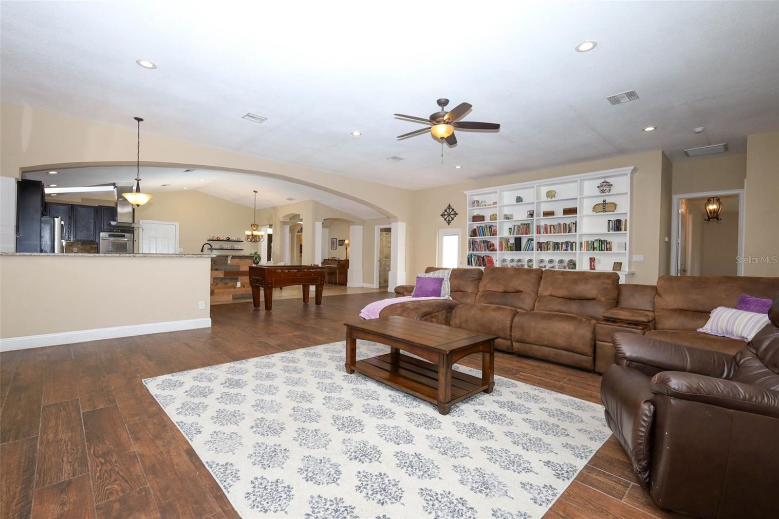 Image 21 of 72 For 615 Citrus Avenue