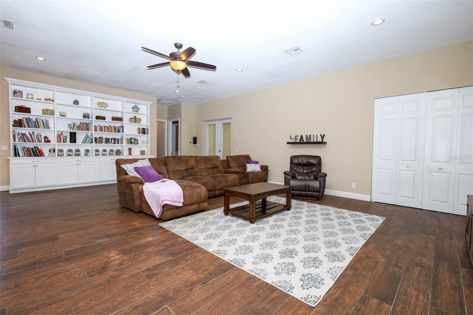 Image 22 of 72 For 615 Citrus Avenue