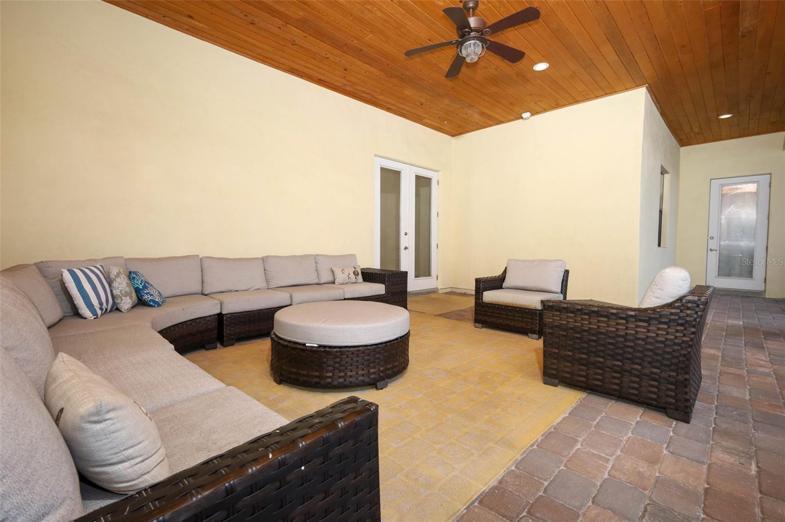 Image 46 of 72 For 615 Citrus Avenue