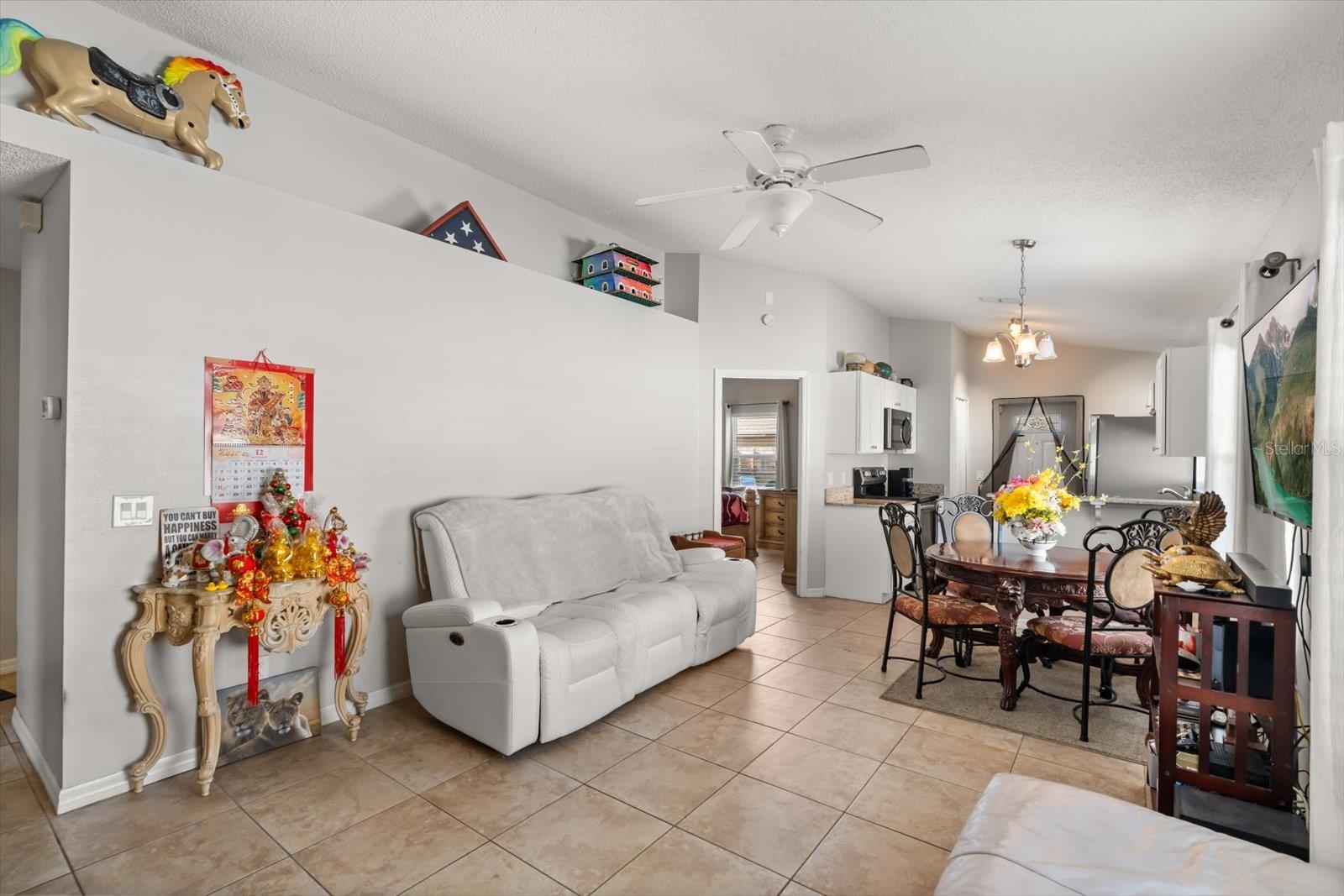 Image 2 of 25 For 2008 Lauren Road