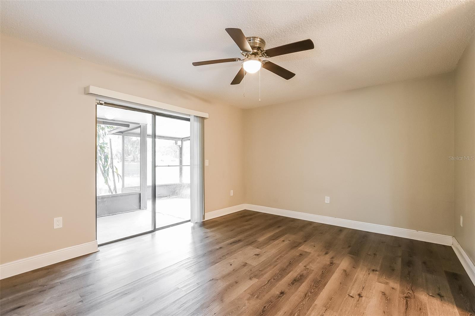 Image 9 of 22 For 4800 Old Oak Tree Court