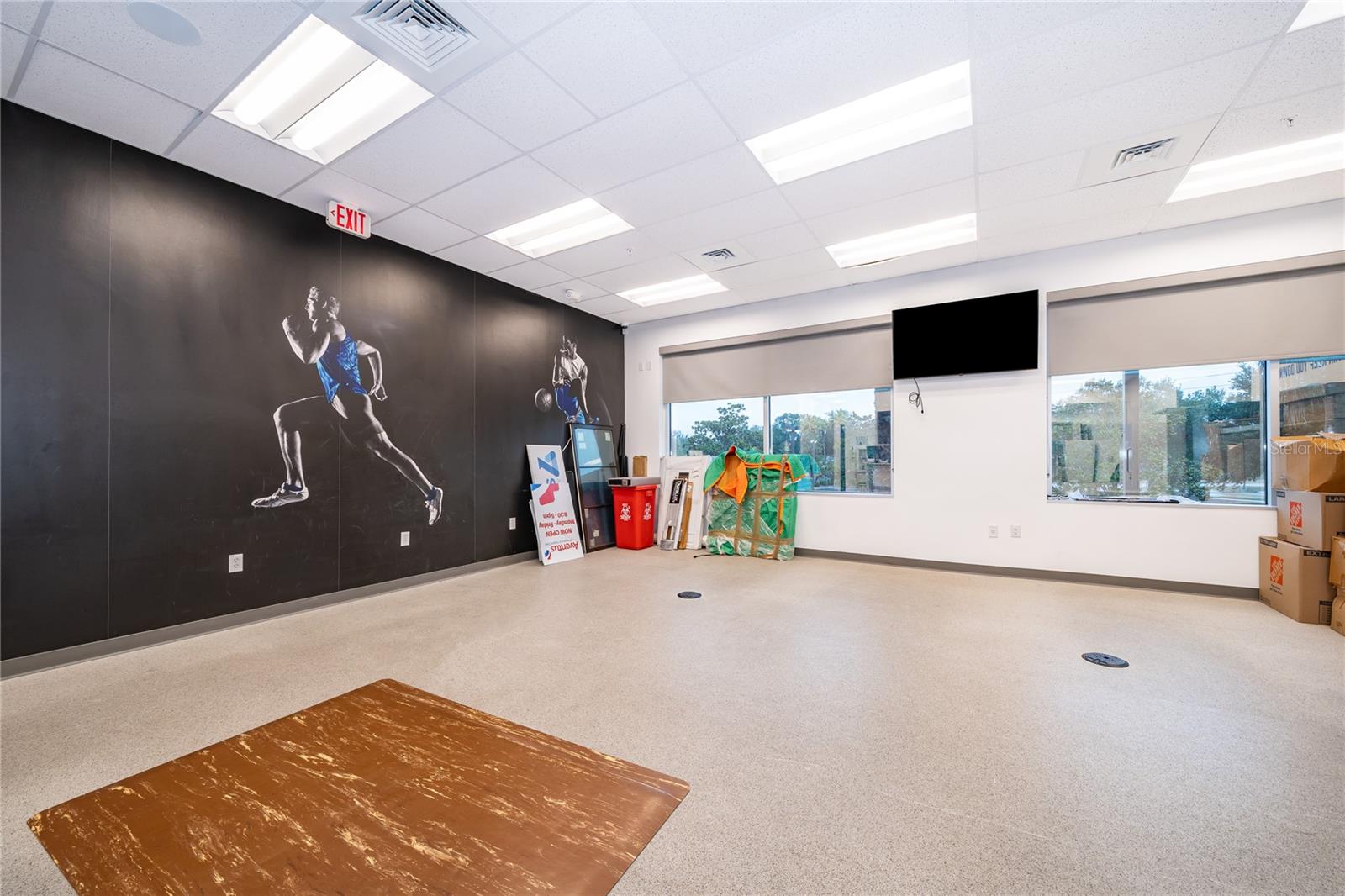 Image 33 of 40 For 7560 Red Bug Lake Rd  2014