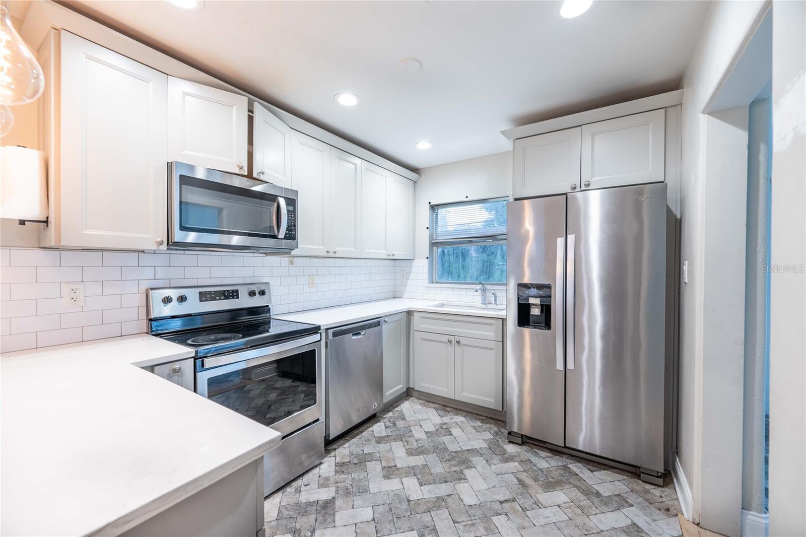 Image 3 of 12 For 230 Strathy Lane