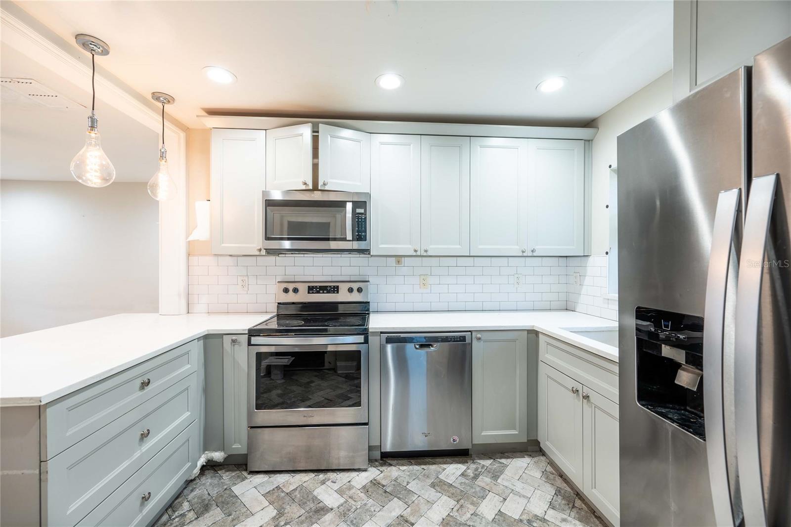 Image 4 of 12 For 230 Strathy Lane