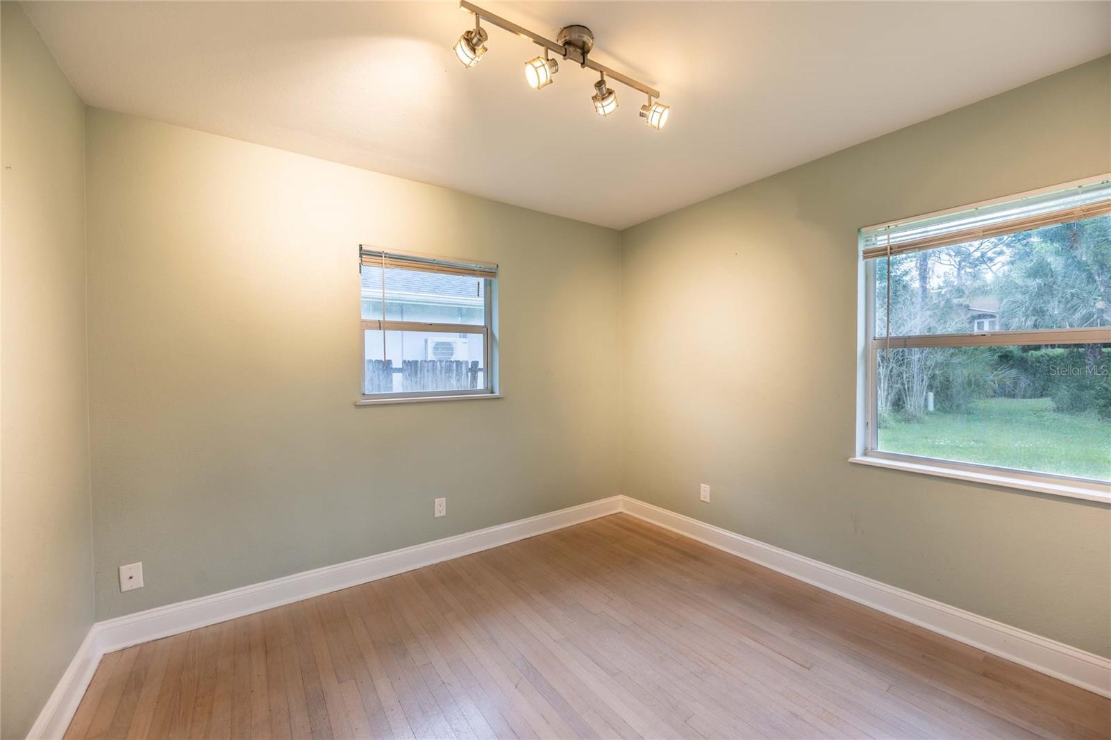 Image 9 of 12 For 230 Strathy Lane