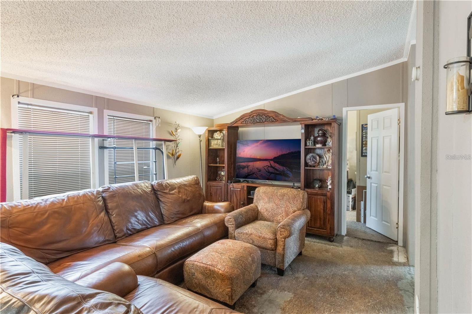 Image 7 of 18 For 6643 Lure Court