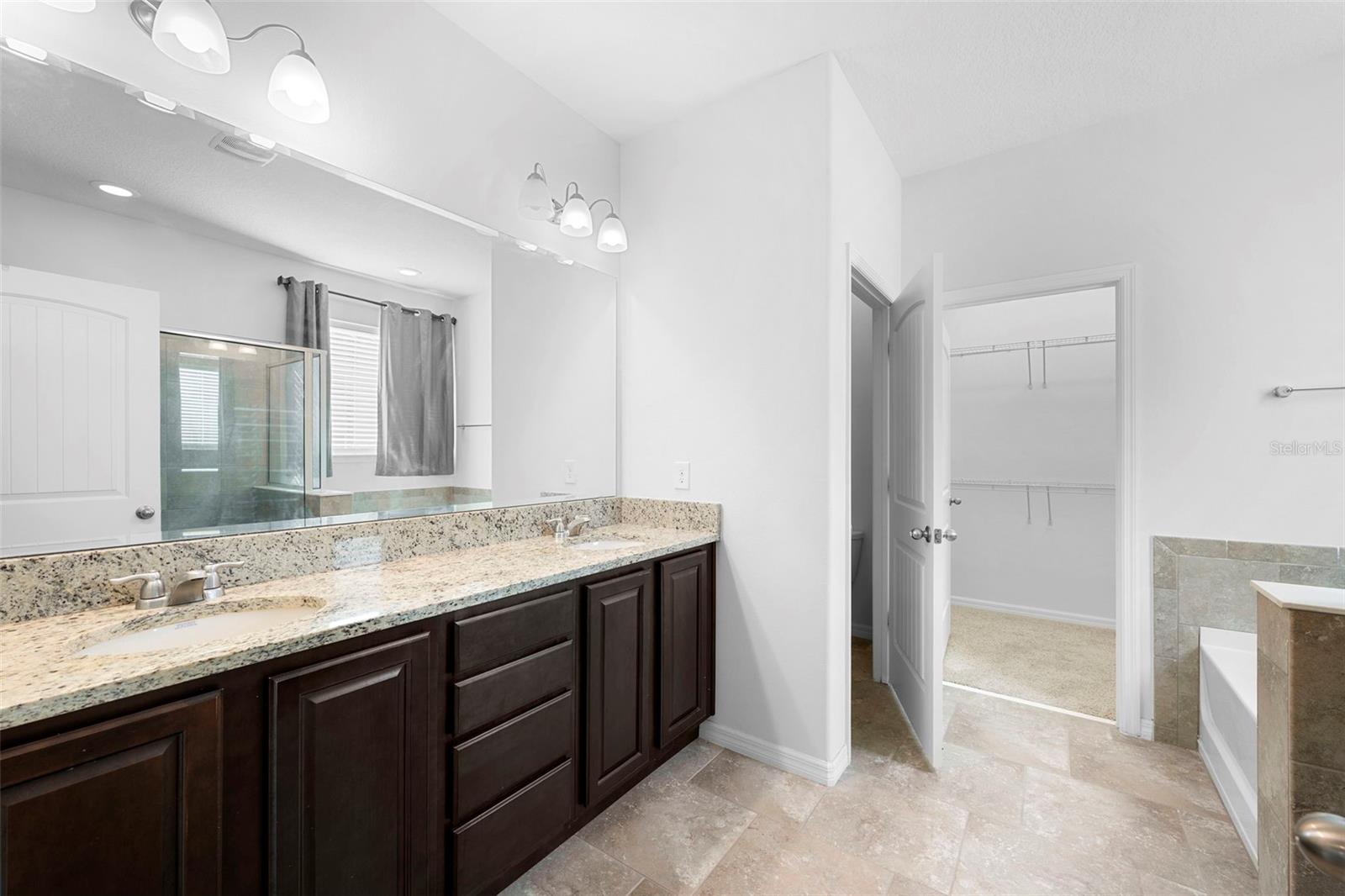 Image 39 of 45 For 4004 Prima Lago Circle