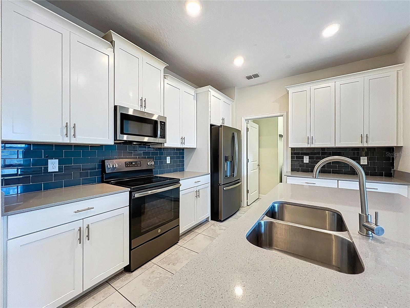 Image 14 of 66 For 10006 Yelllow Jasmine Drive