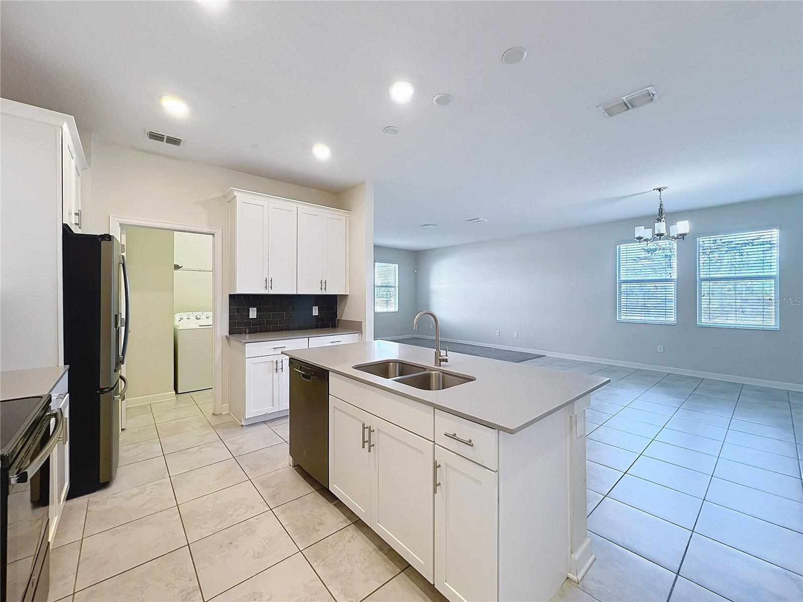 Image 15 of 66 For 10006 Yelllow Jasmine Drive