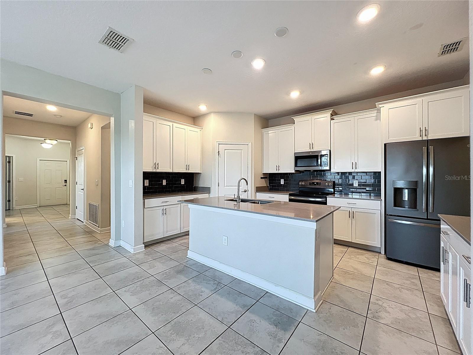 Image 19 of 66 For 10006 Yelllow Jasmine Drive