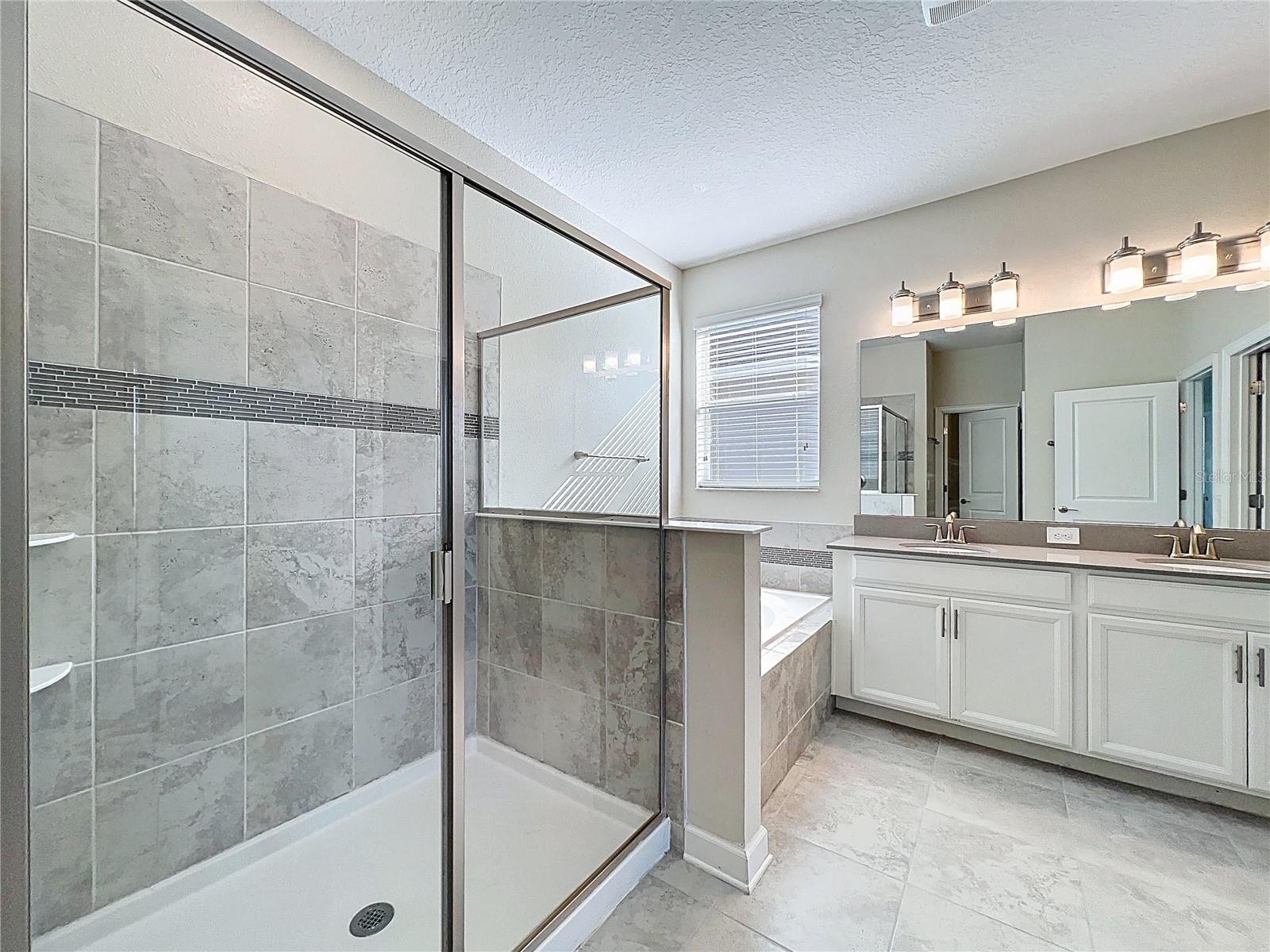 Image 44 of 66 For 10006 Yelllow Jasmine Drive