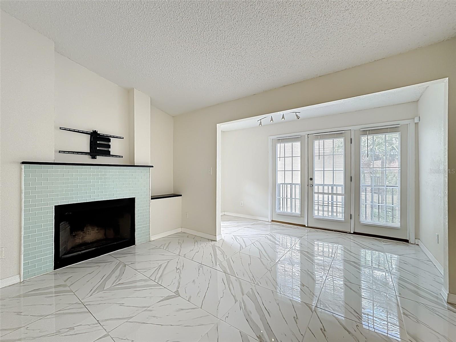 Image 15 of 54 For 232 Afton Square 201