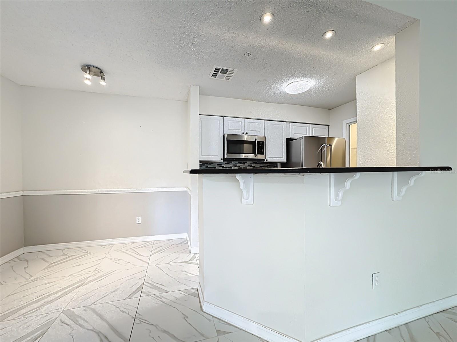 Image 20 of 54 For 232 Afton Square 201