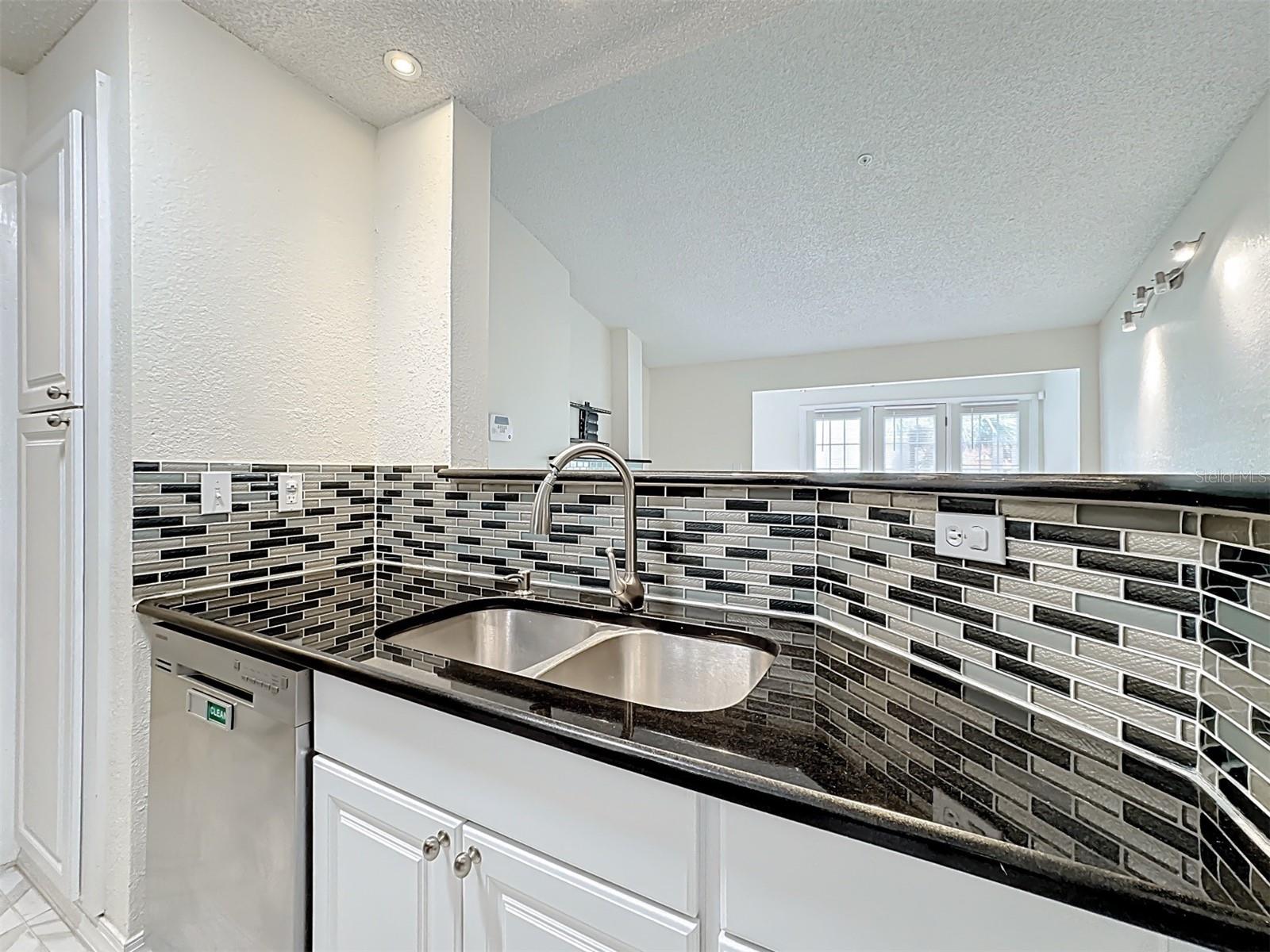 Image 24 of 54 For 232 Afton Square 201