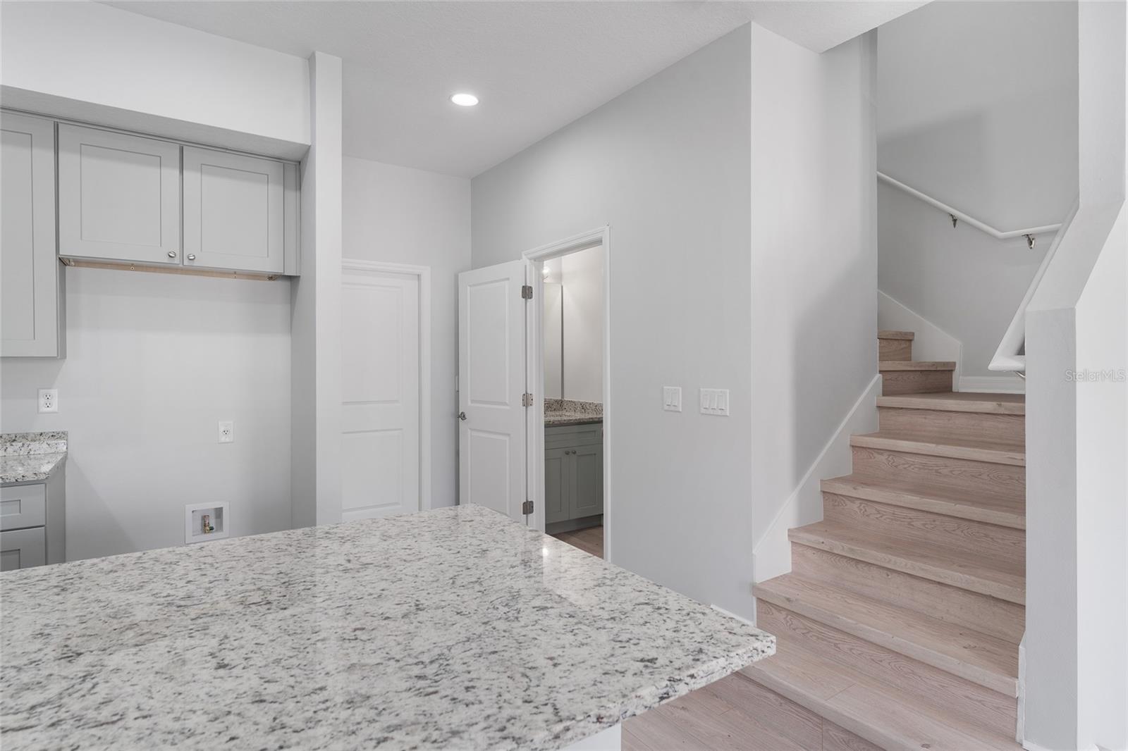 Image 10 of 41 For 288 Oak Avenue