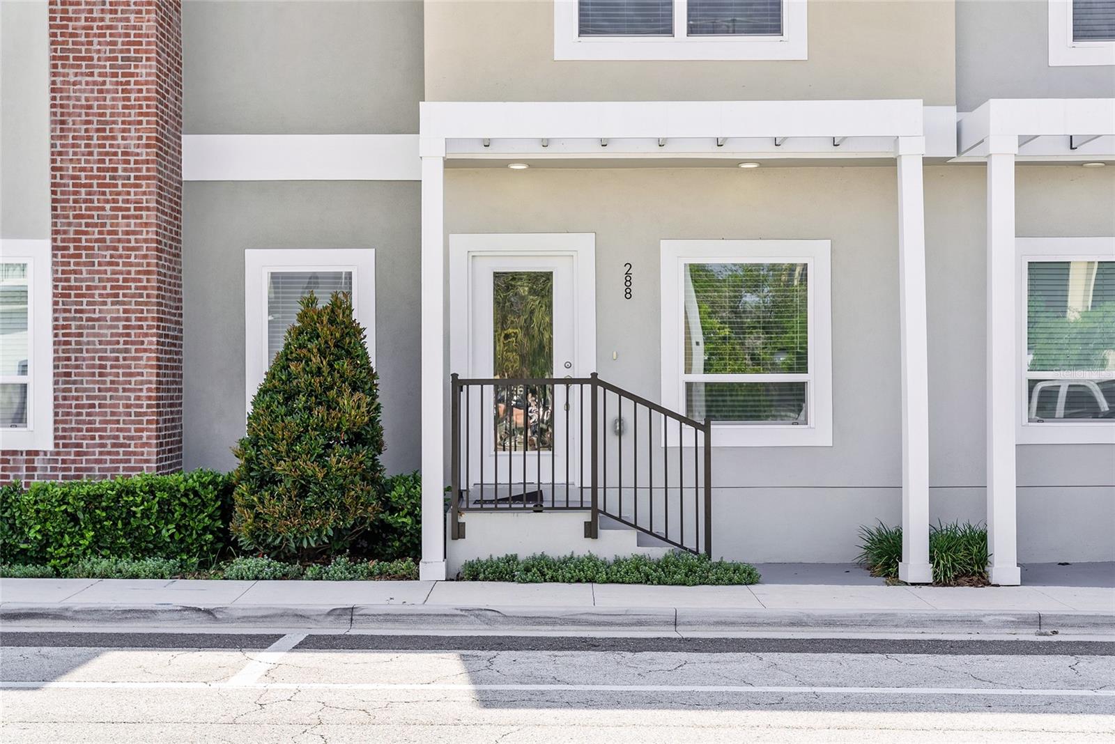 Image 2 of 41 For 288 Oak Avenue