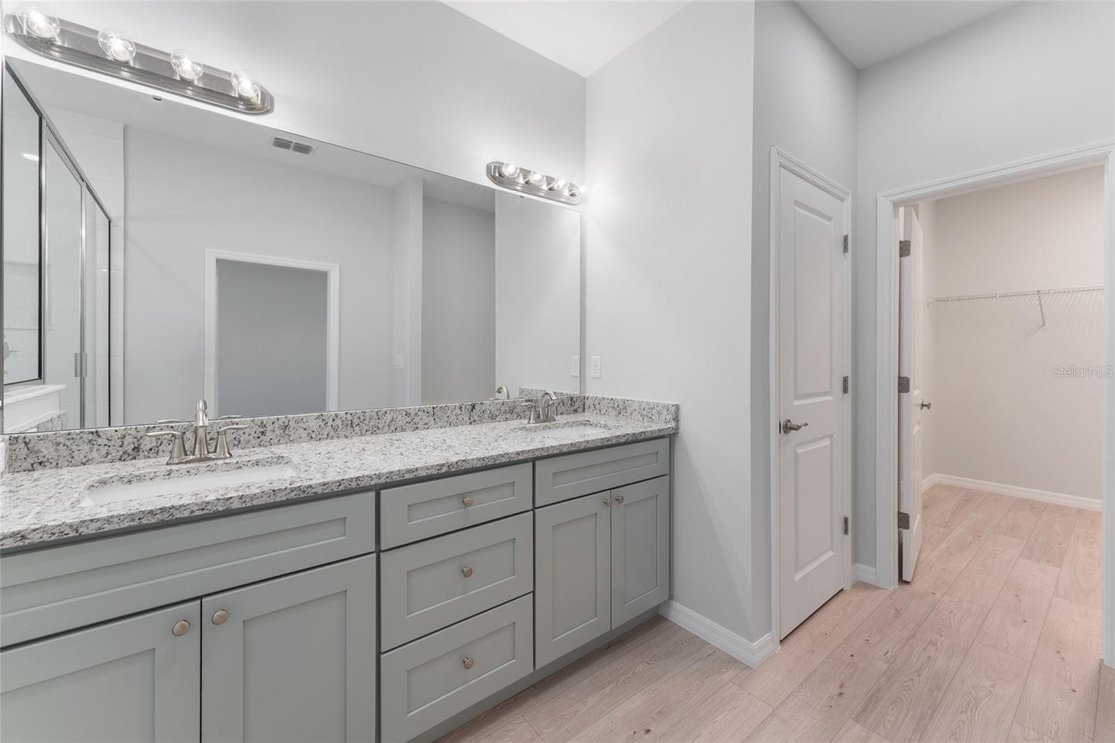 Image 24 of 41 For 288 Oak Avenue