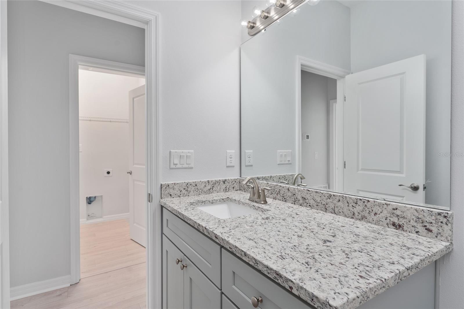 Image 34 of 41 For 288 Oak Avenue