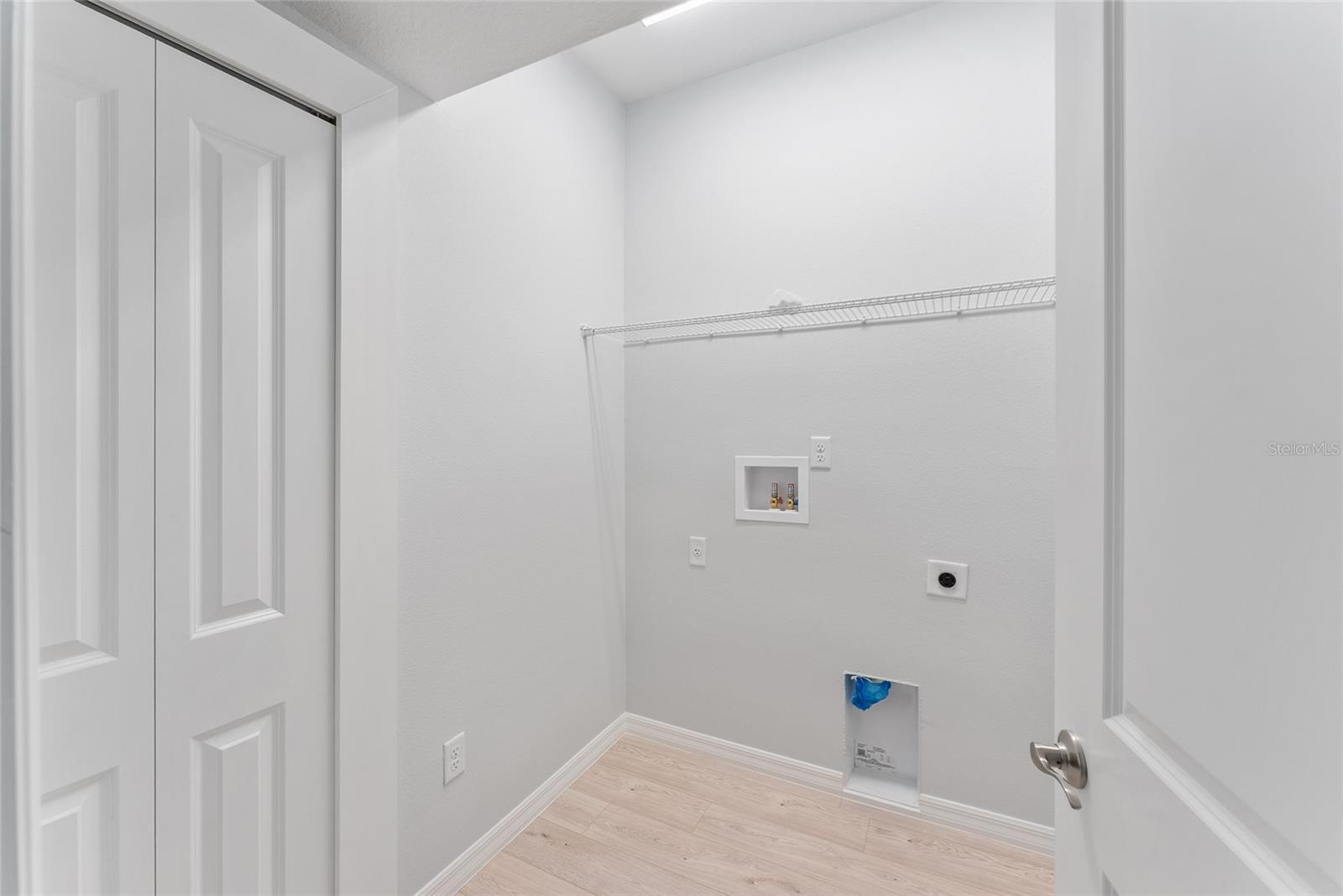 Image 35 of 41 For 288 Oak Avenue