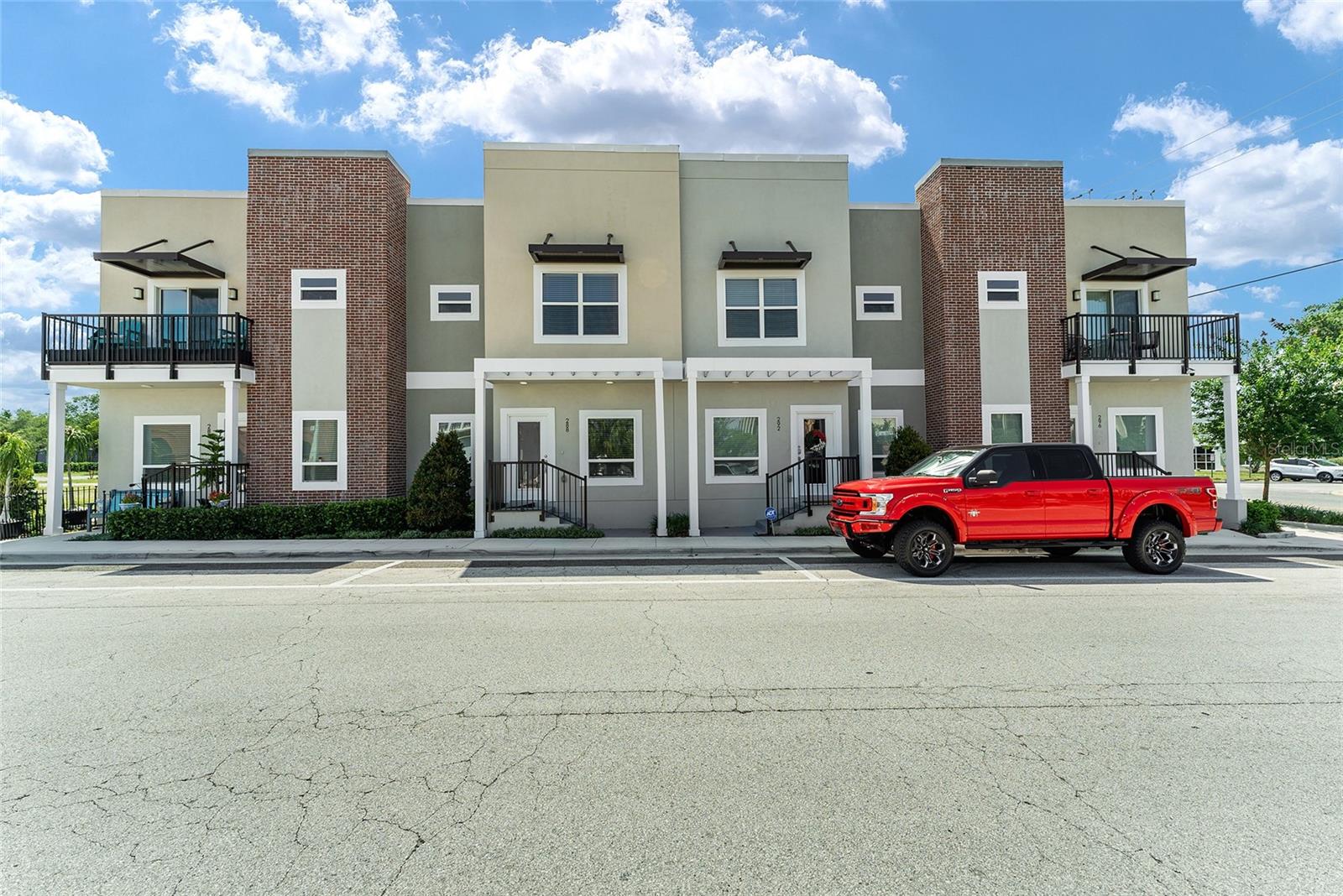 Image 37 of 41 For 288 Oak Avenue