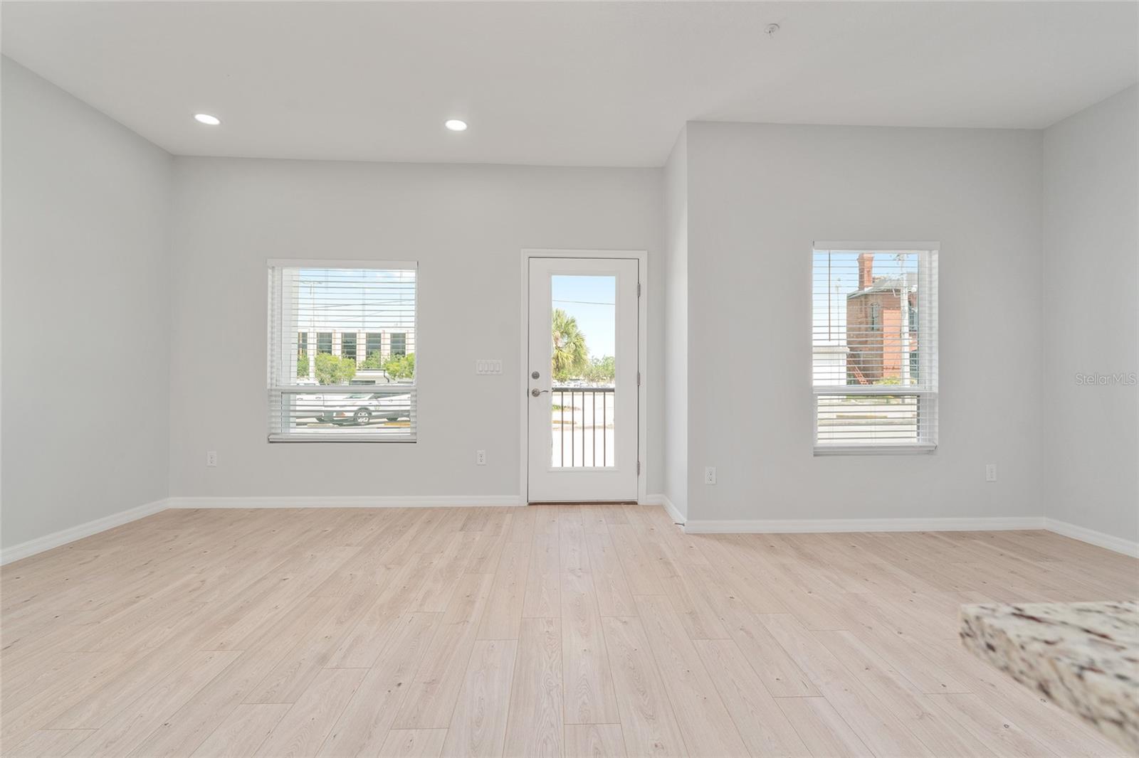 Image 4 of 41 For 288 Oak Avenue