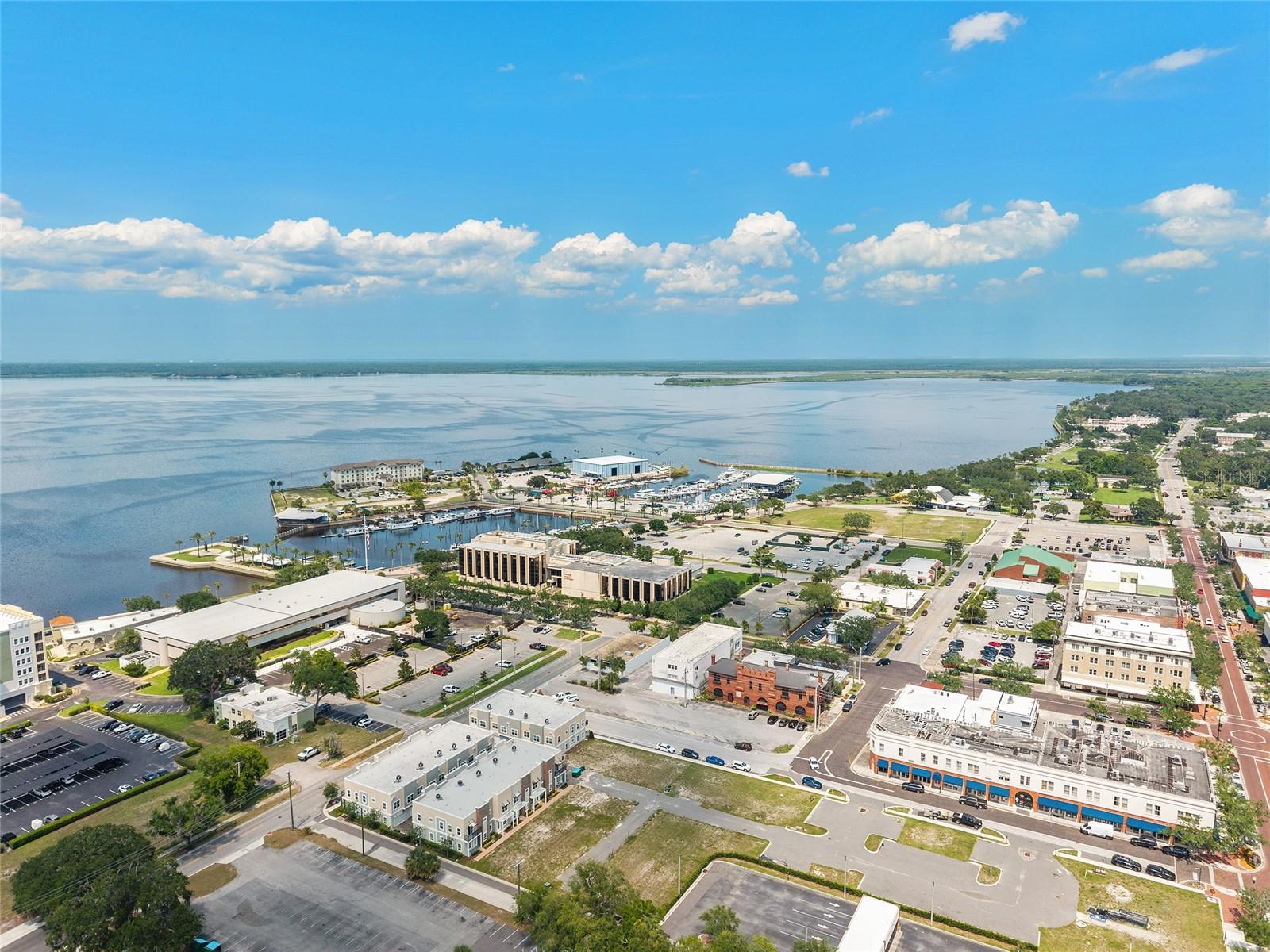 Image 40 of 41 For 288 Oak Avenue