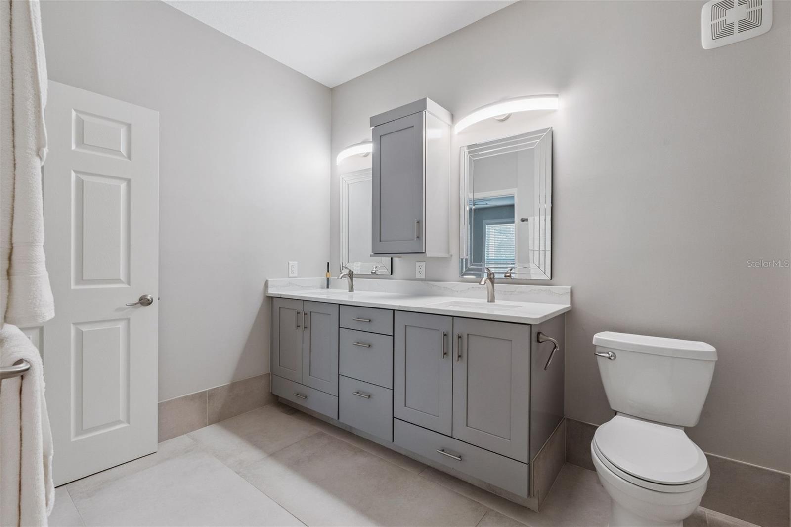 Image 14 of 21 For 2484 San Tecla Street 105