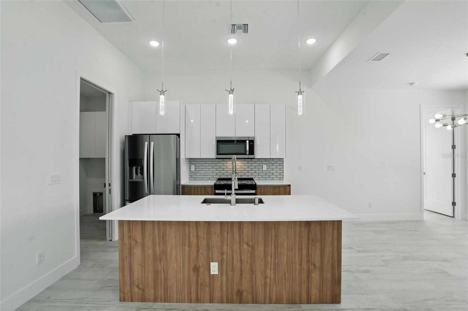 Image 19 of 55 For 8348 Walden Street