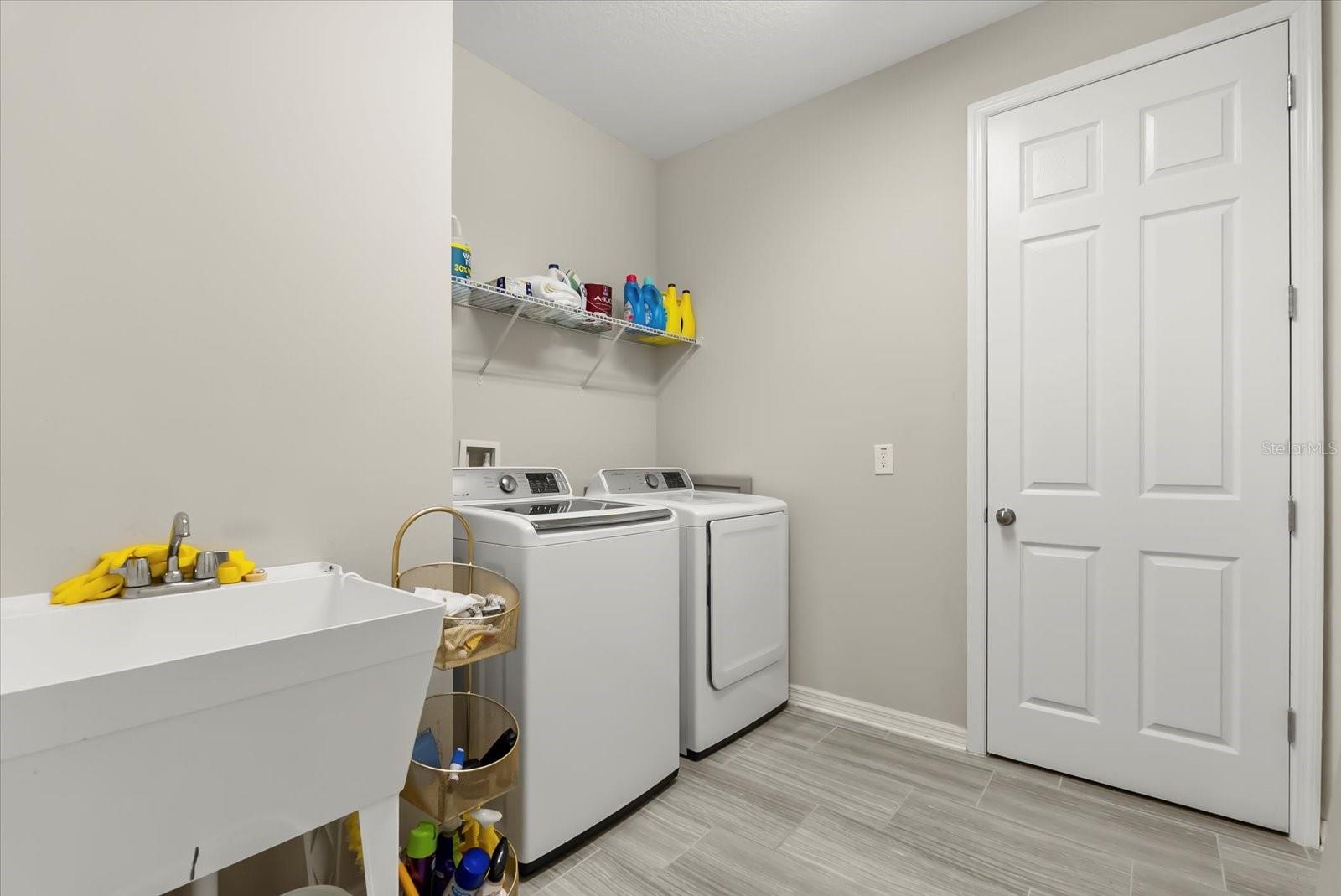 Image 21 of 38 For 5351 Carrara Court