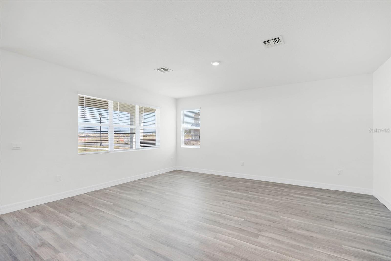 Image 5 of 30 For 5239 Ligonberry Street