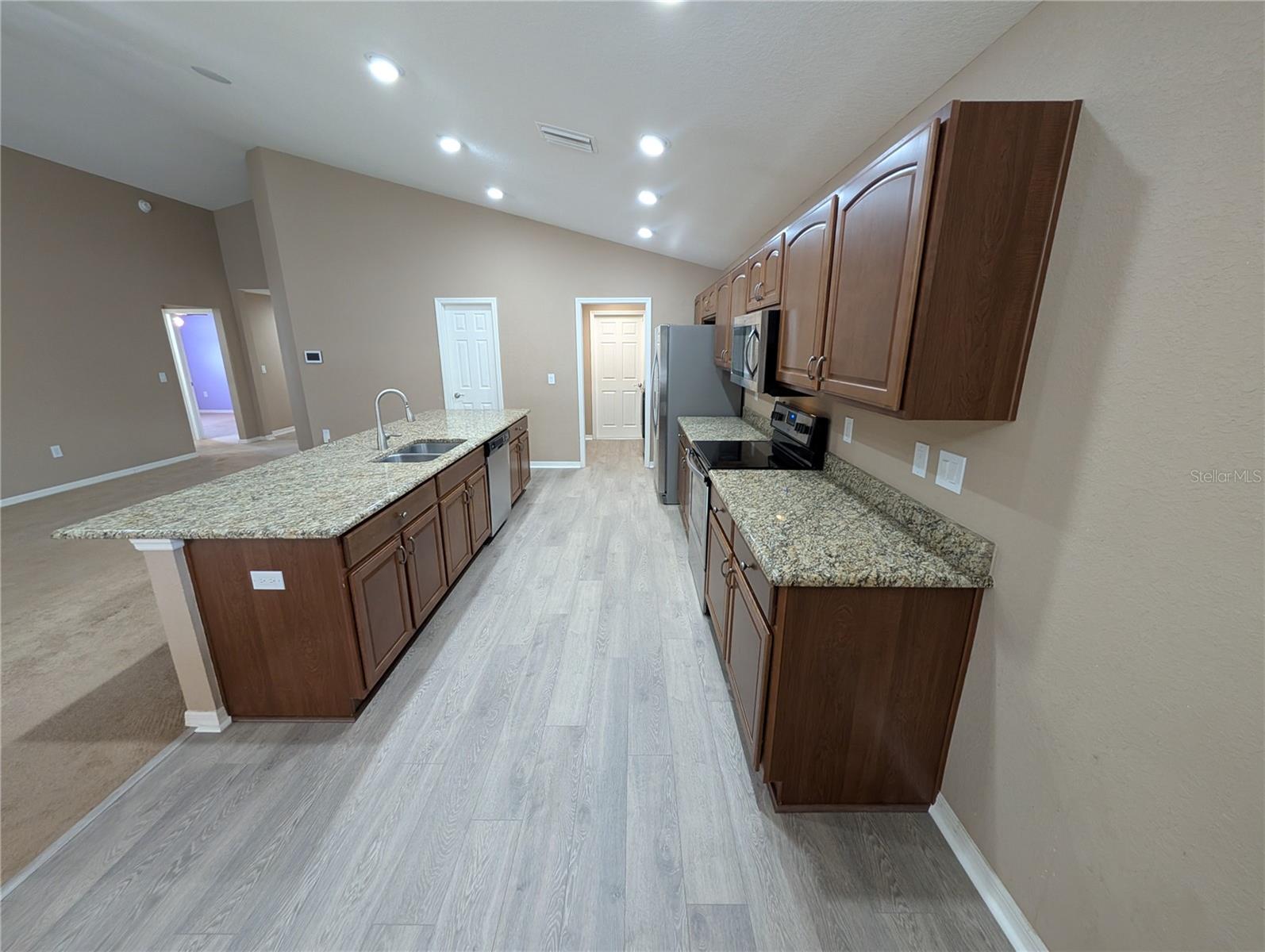 Image 5 of 21 For 722 Vineyard Reserve Court