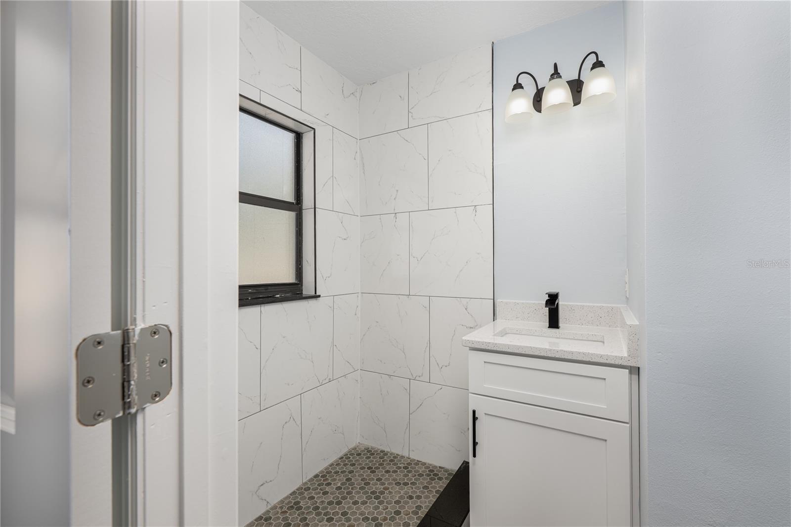 Image 29 of 40 For 707 Maple Avenue