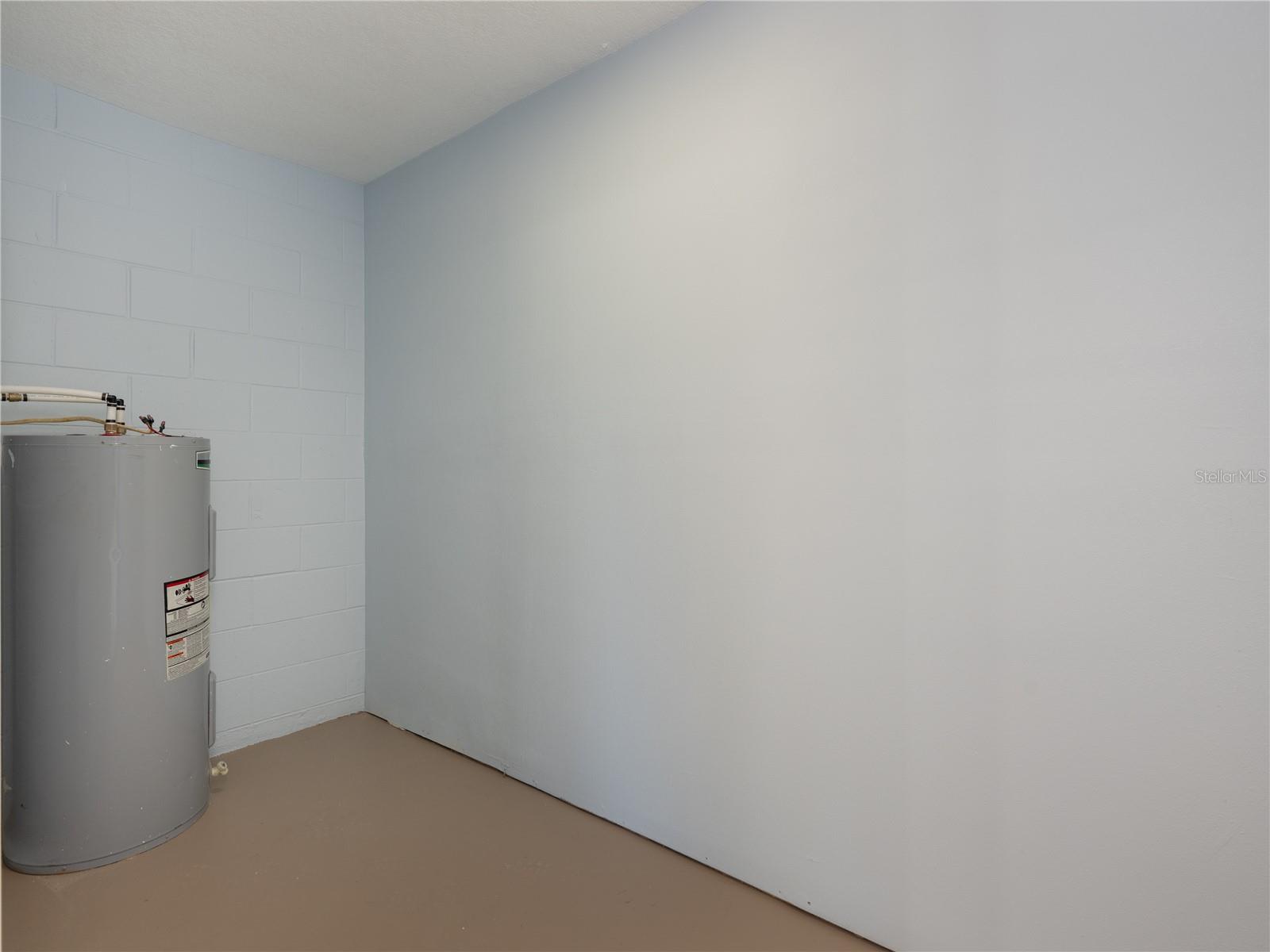 Image 34 of 40 For 707 Maple Avenue