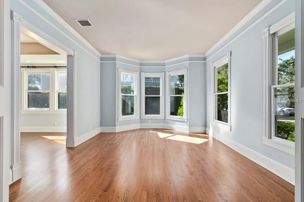 Image 8 of 46 For 1119 Belleaire Circle