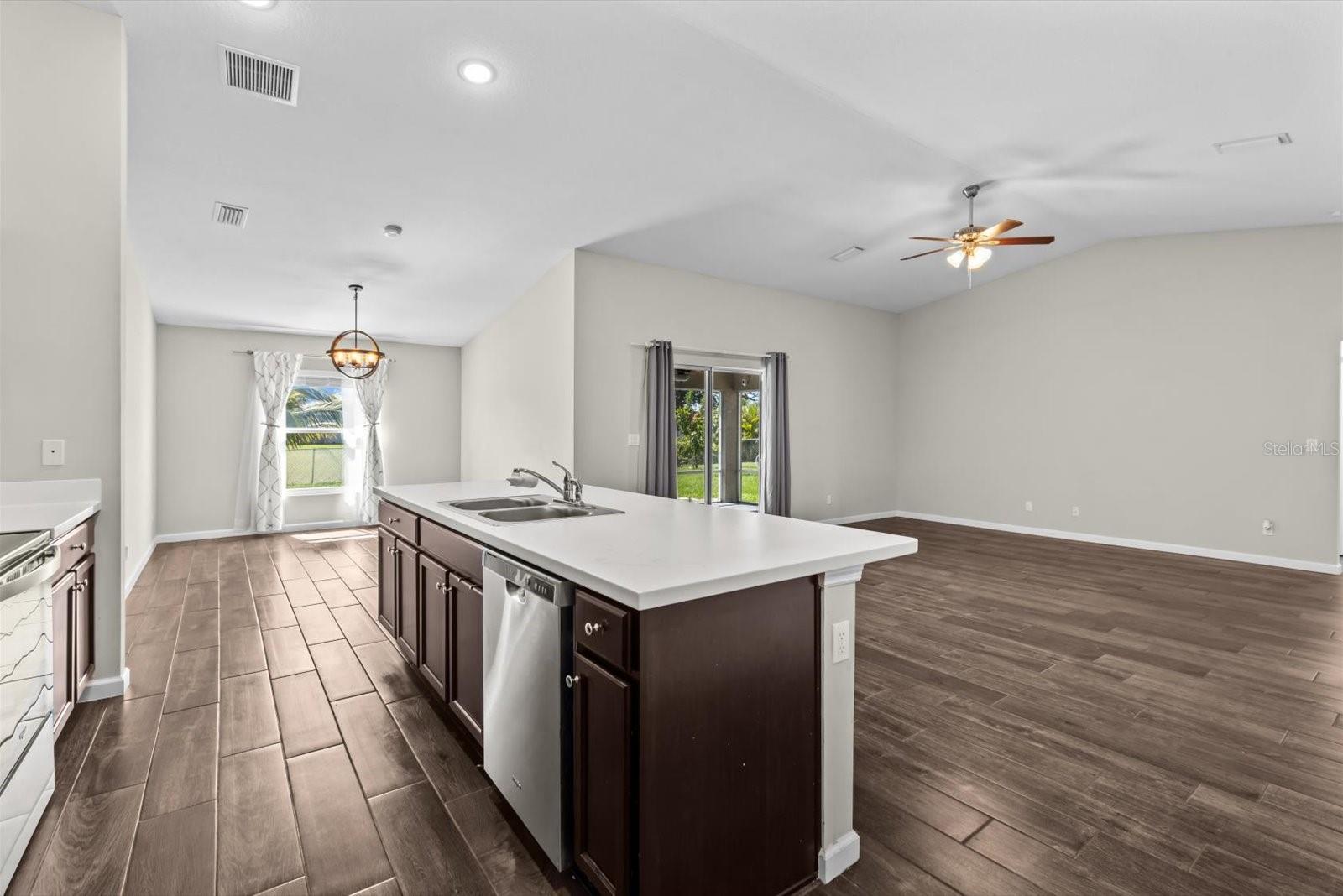 Image 10 of 33 For 512 Mccomb Avenue