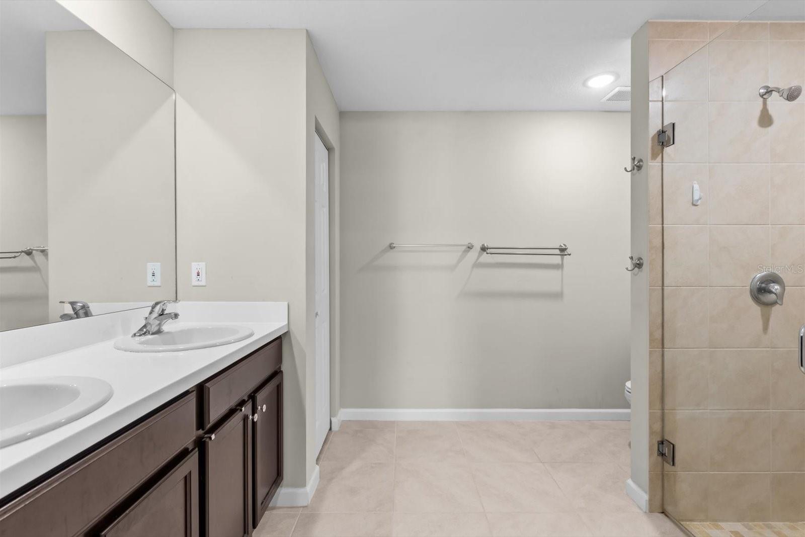 Image 16 of 33 For 512 Mccomb Avenue