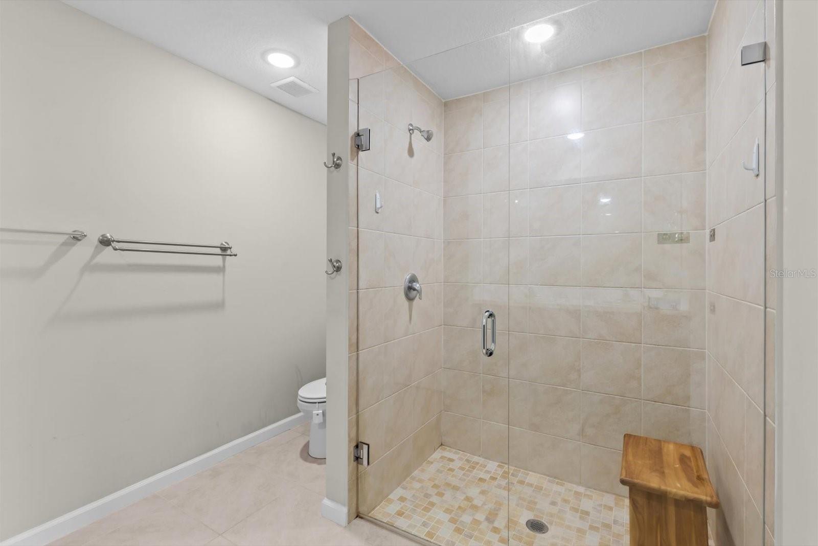 Image 17 of 33 For 512 Mccomb Avenue