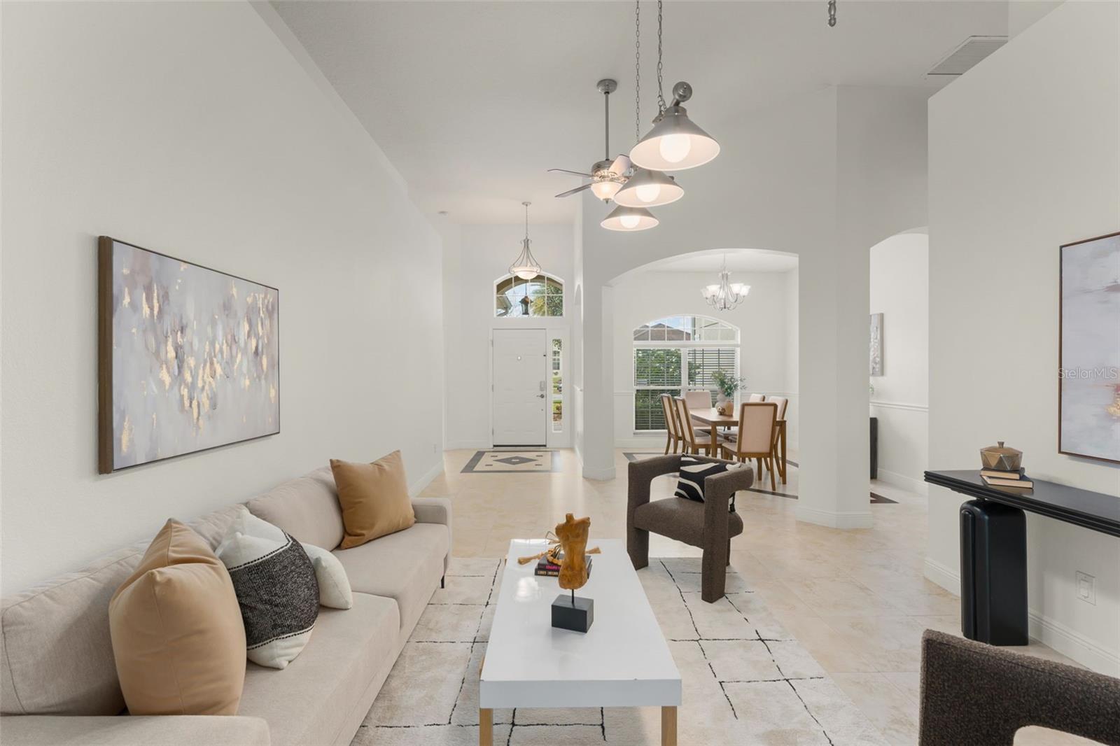 Listing photo id 15 for 889 Pickfair Terrace