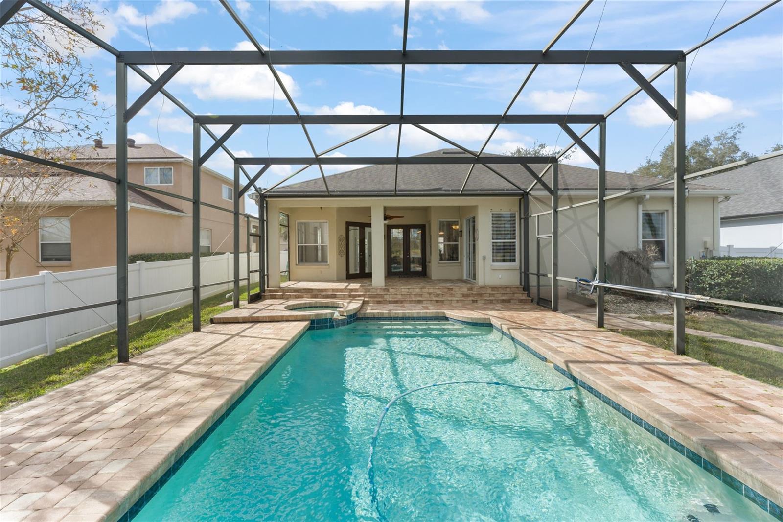 Listing photo id 45 for 889 Pickfair Terrace