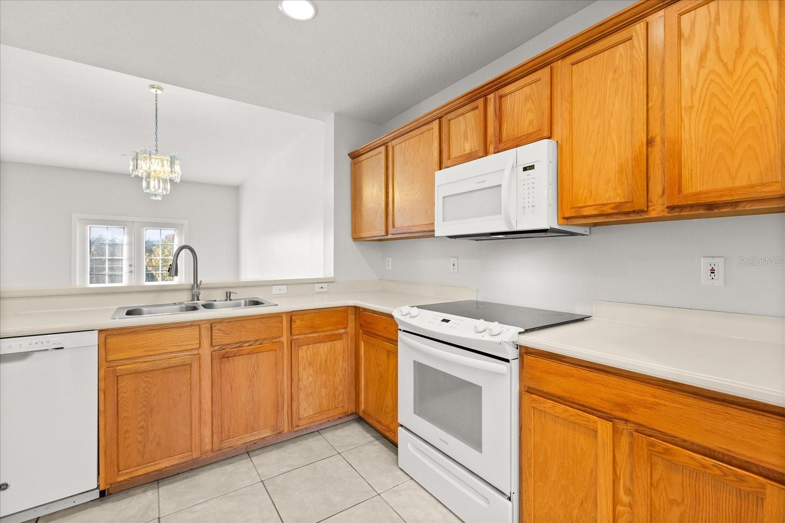 Image 10 of 30 For 909 Waterside Ln  307