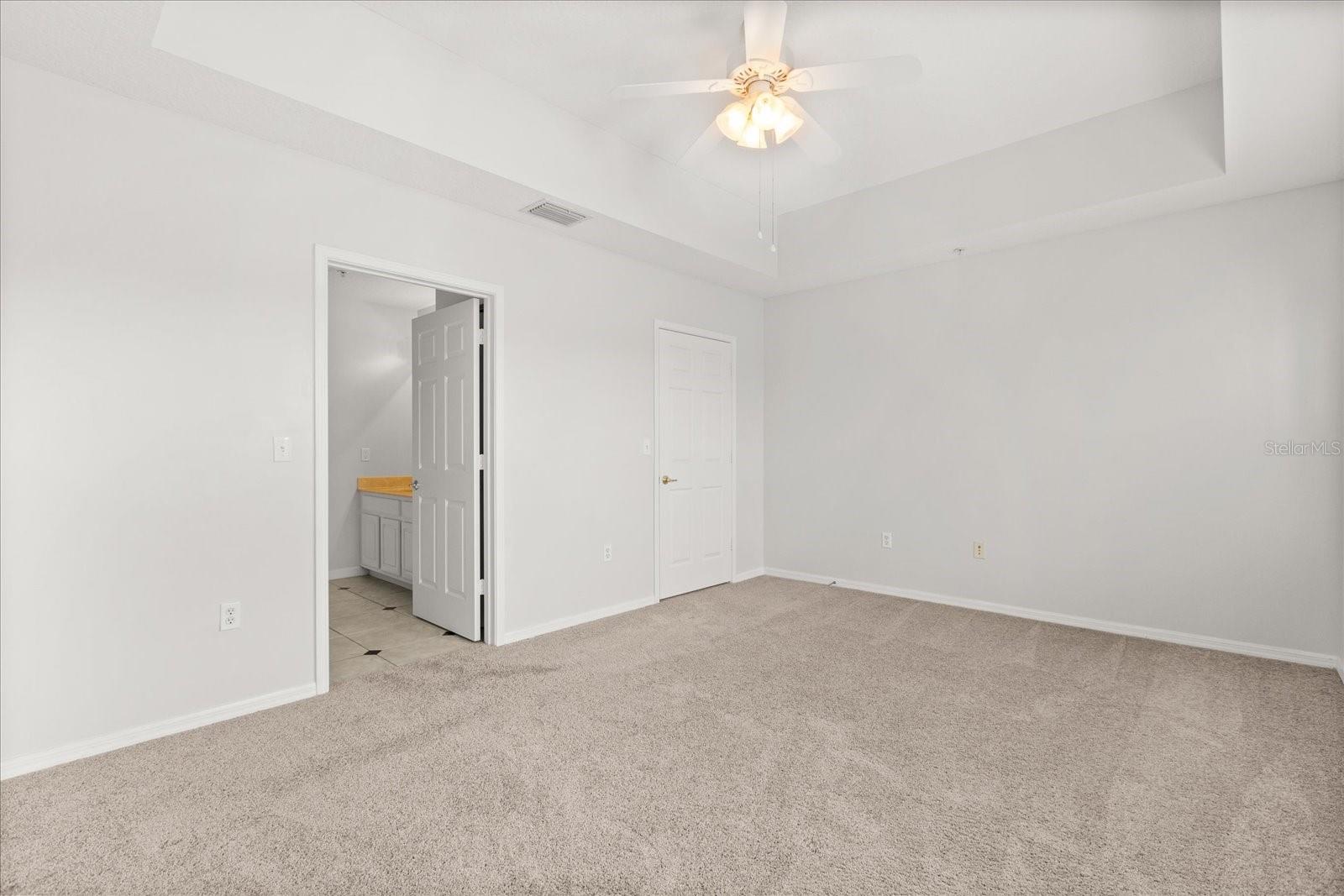 Image 18 of 30 For 909 Waterside Ln  307