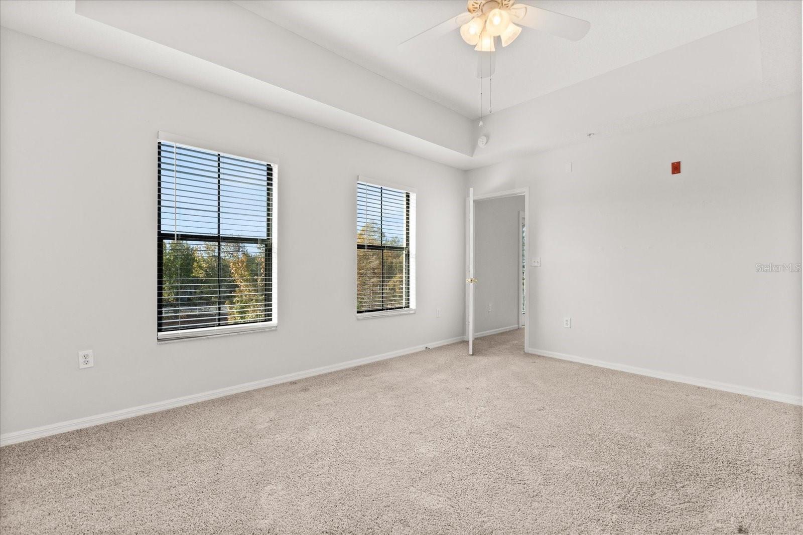 Image 19 of 30 For 909 Waterside Ln  307