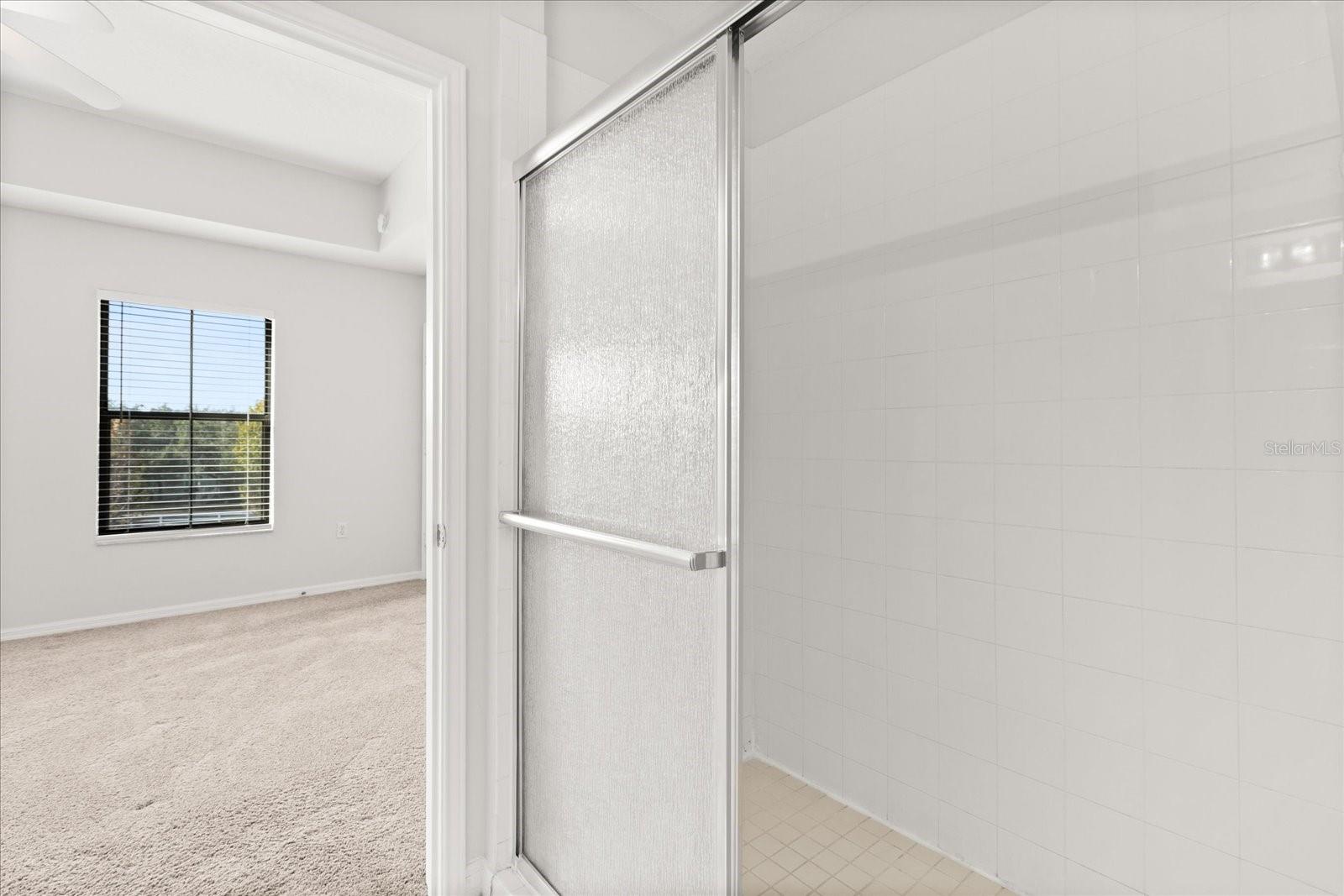 Image 22 of 30 For 909 Waterside Ln  307