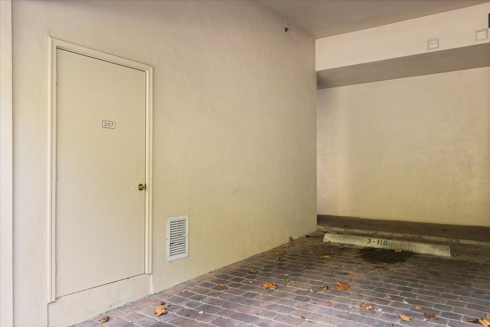 Image 25 of 30 For 909 Waterside Ln  307