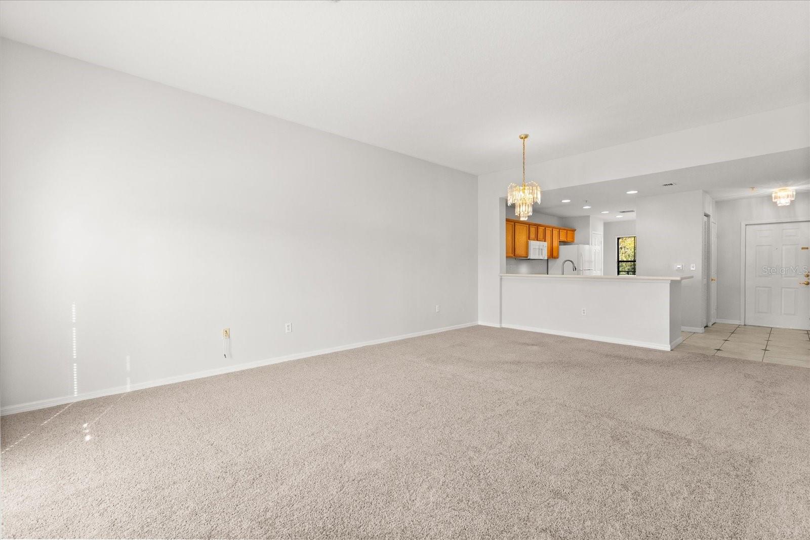 Image 3 of 30 For 909 Waterside Ln  307