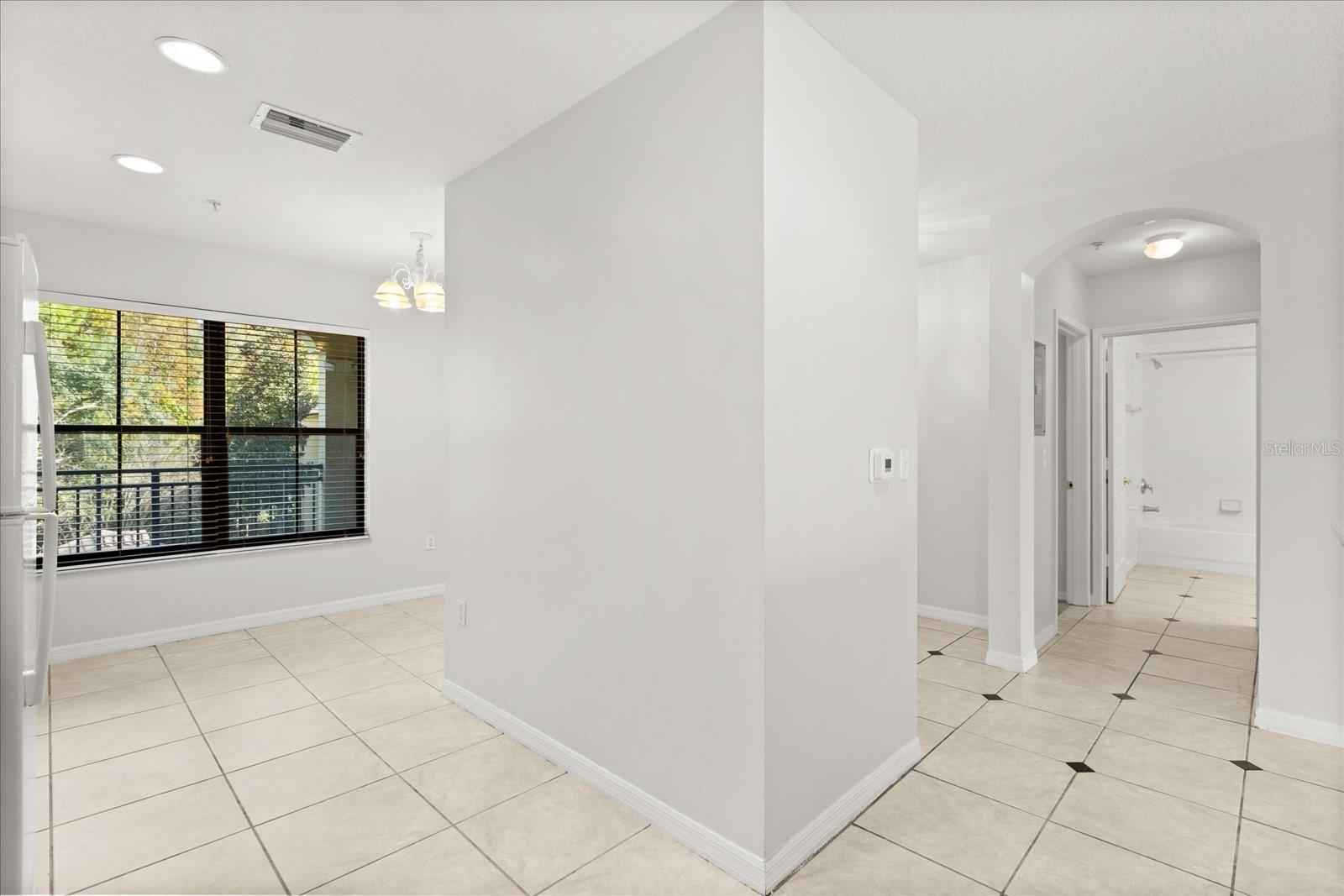 Image 8 of 30 For 909 Waterside Ln  307