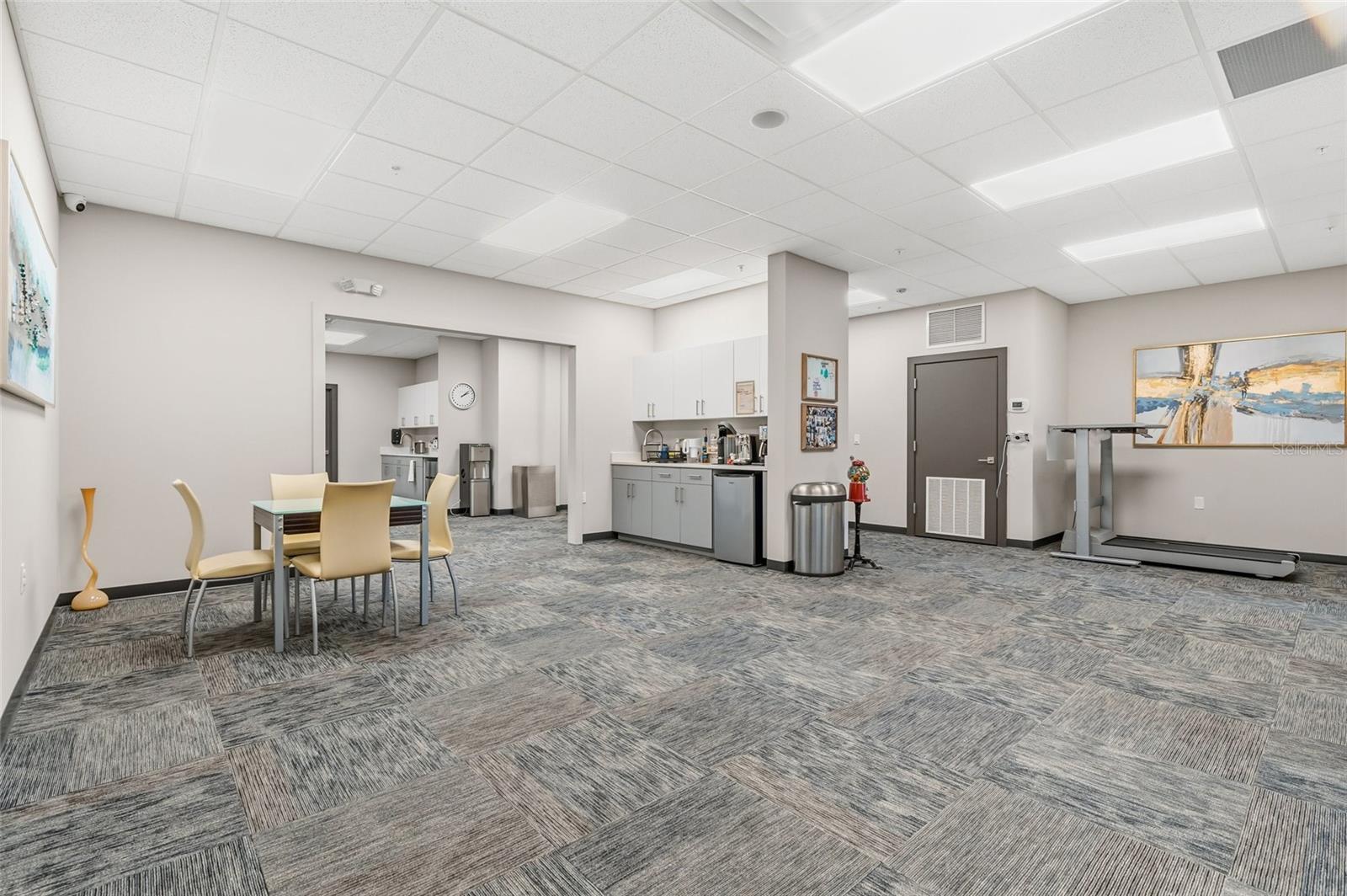 Image 18 of 74 For 131 Country Club Road