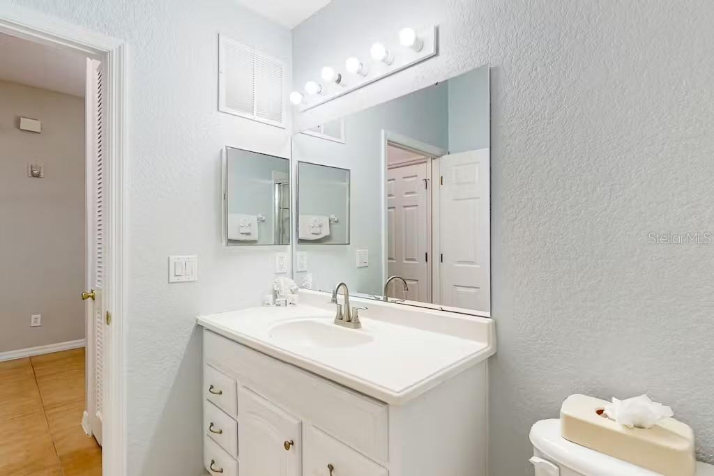 Image 17 of 47 For 903 Gran Bahama Boulevard 903