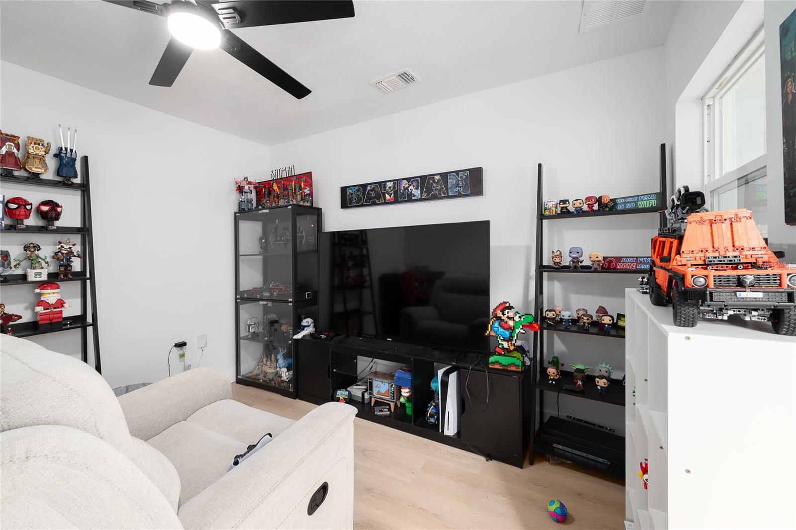 Image 15 of 18 For 768 California Woods Circle